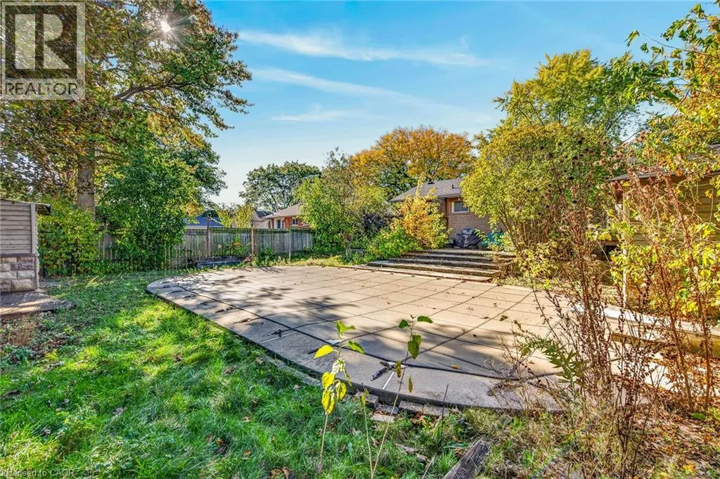 363 DUNCOMBE Drive