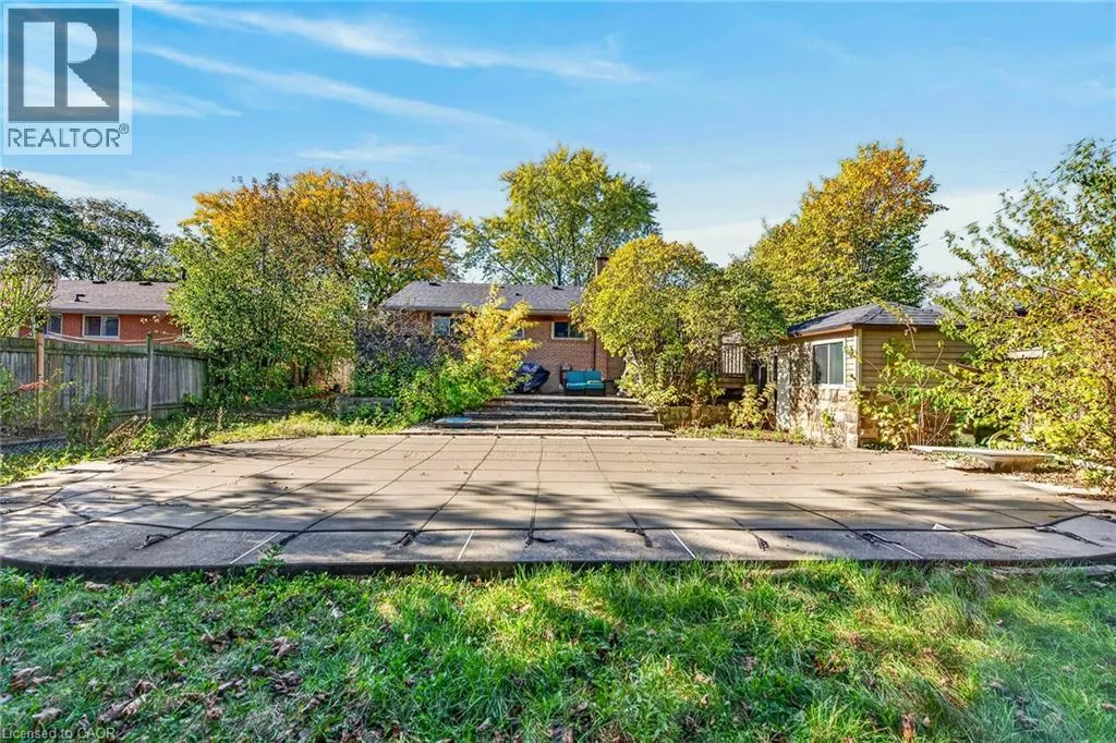 363 DUNCOMBE Drive