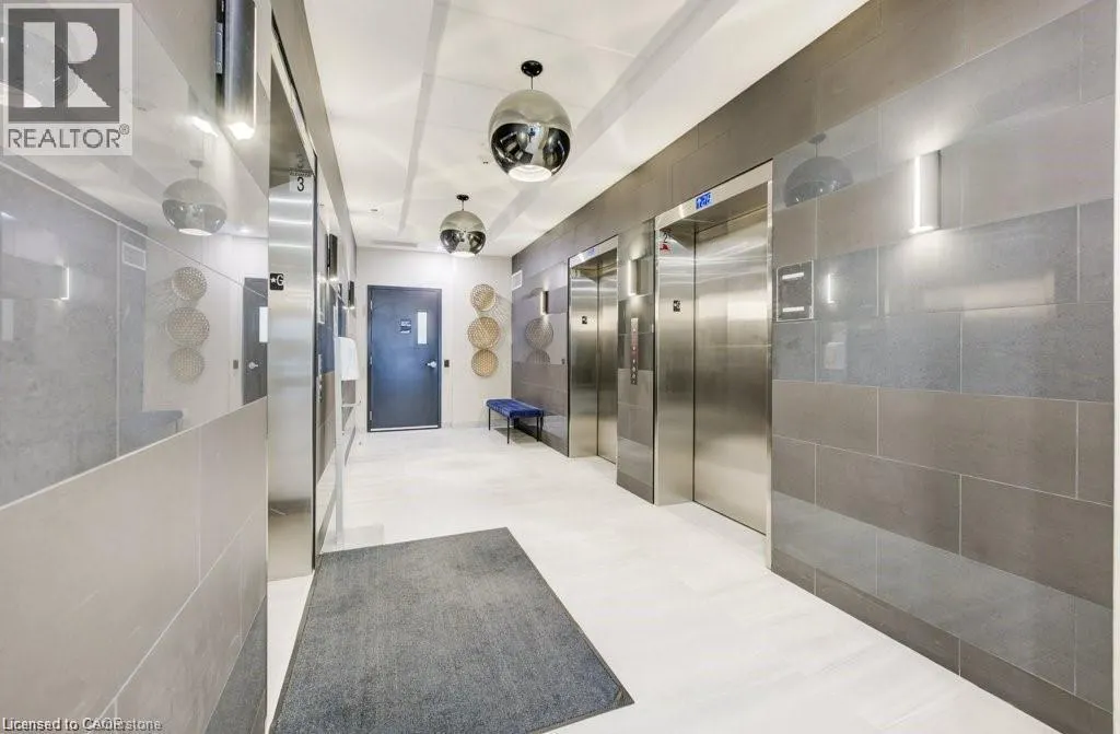 60 CHARLES Street W Unit# 3002 #3002
