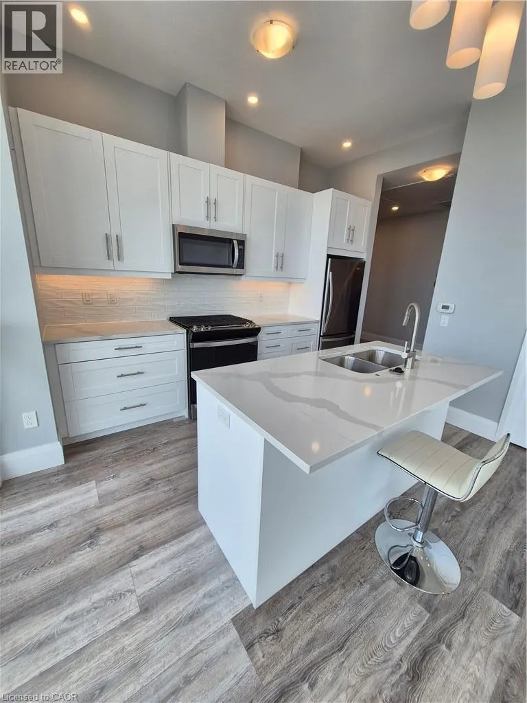 60 CHARLES Street W Unit# 3002 #3002