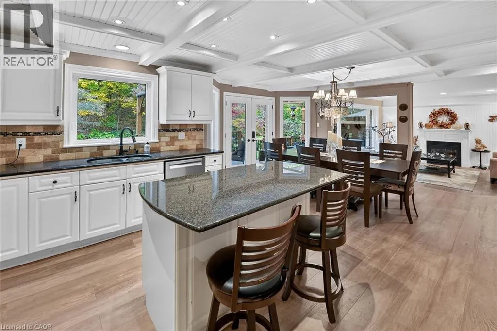112 DORCHESTER Drive