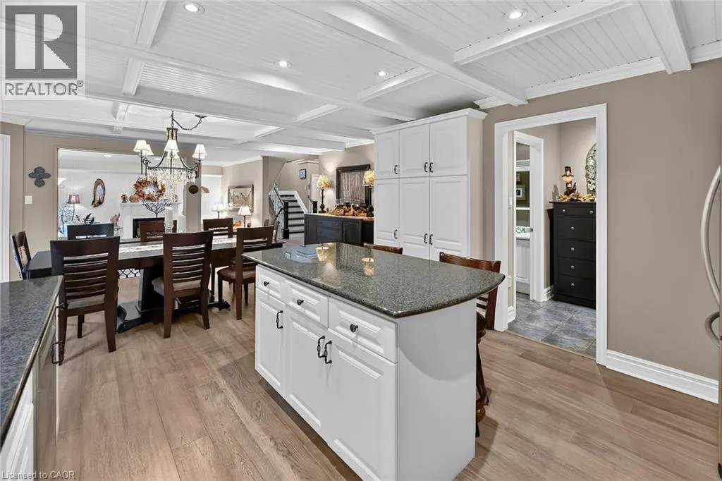 112 DORCHESTER Drive