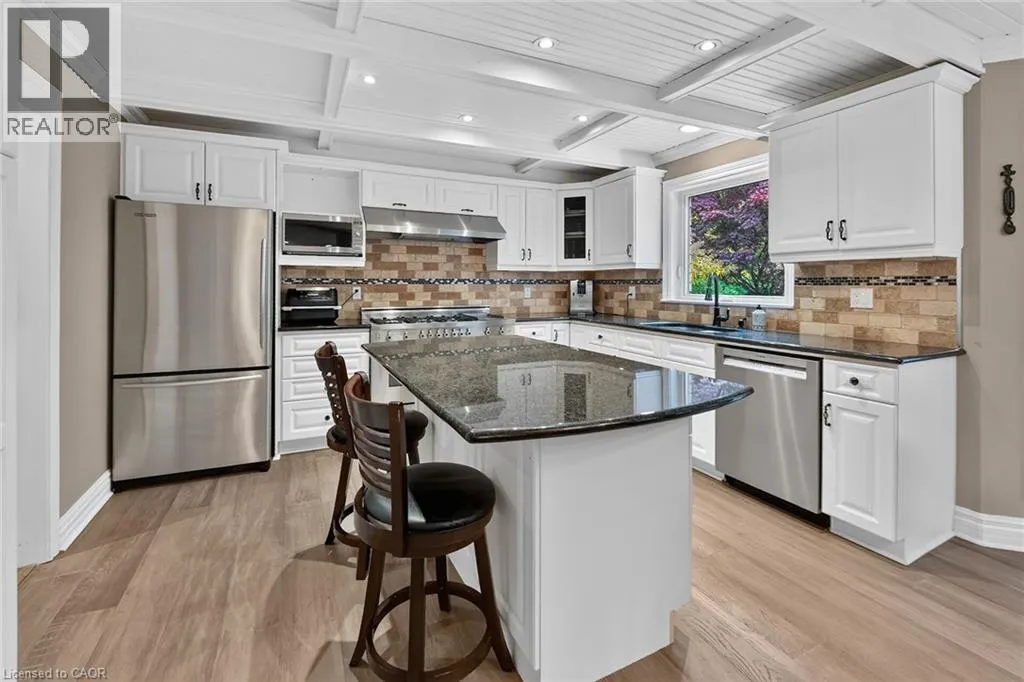 112 DORCHESTER Drive