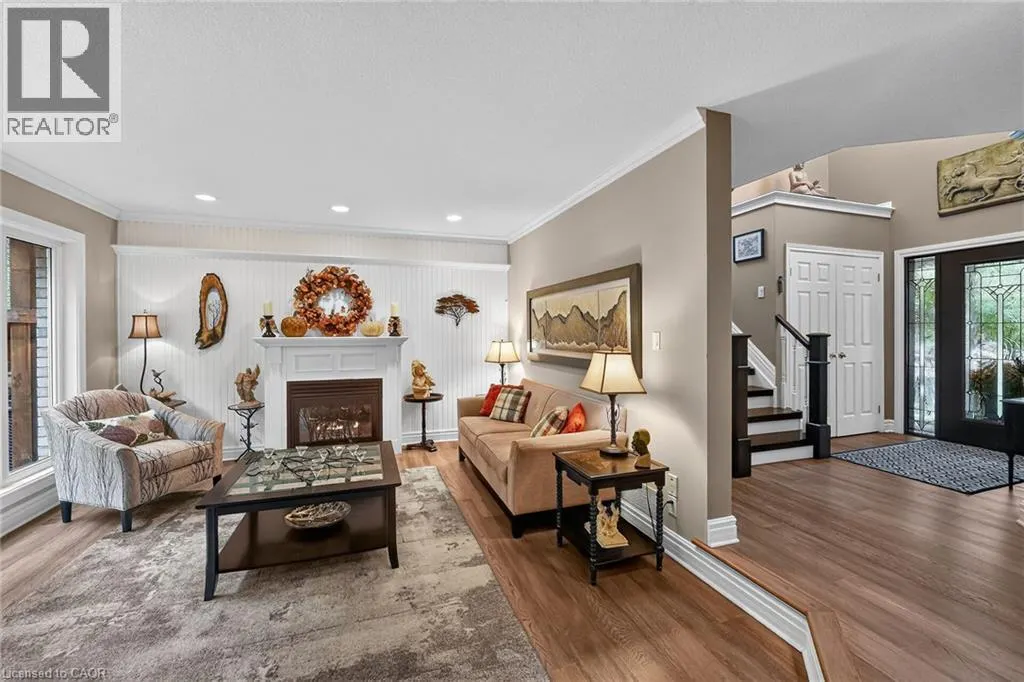 112 DORCHESTER Drive