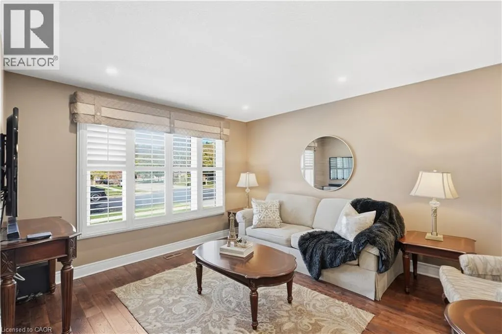 99 LYNDEN HILL Crescent
