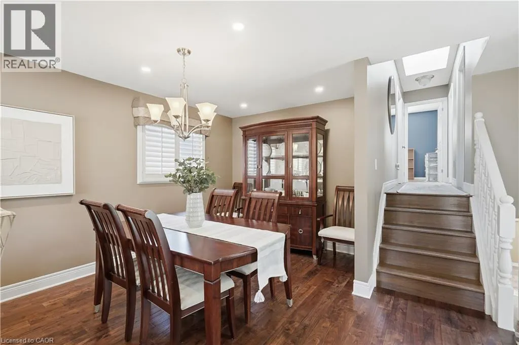 99 LYNDEN HILL Crescent