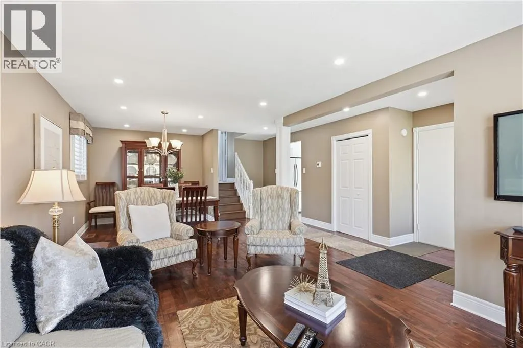 99 LYNDEN HILL Crescent