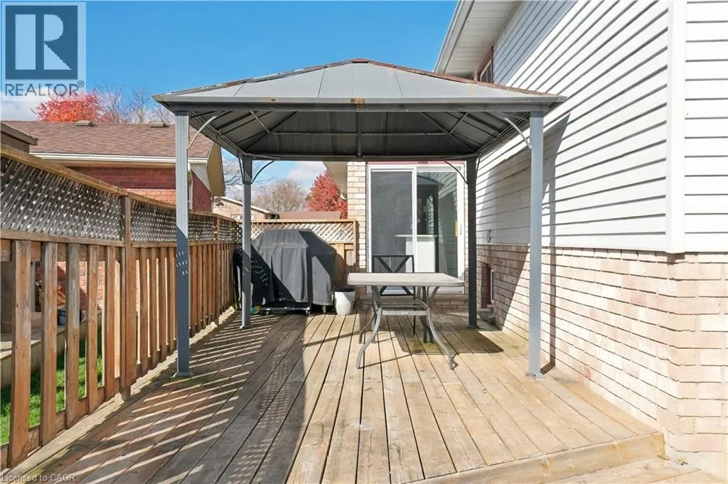 99 LYNDEN HILL Crescent