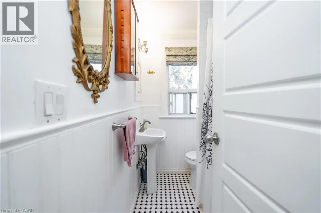 253 BARTLETT Avenue