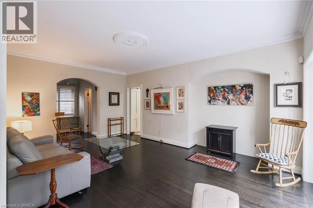41 DUFFERIN Avenue