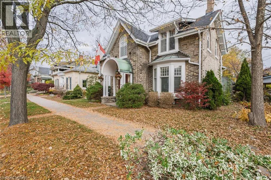 41 DUFFERIN Avenue