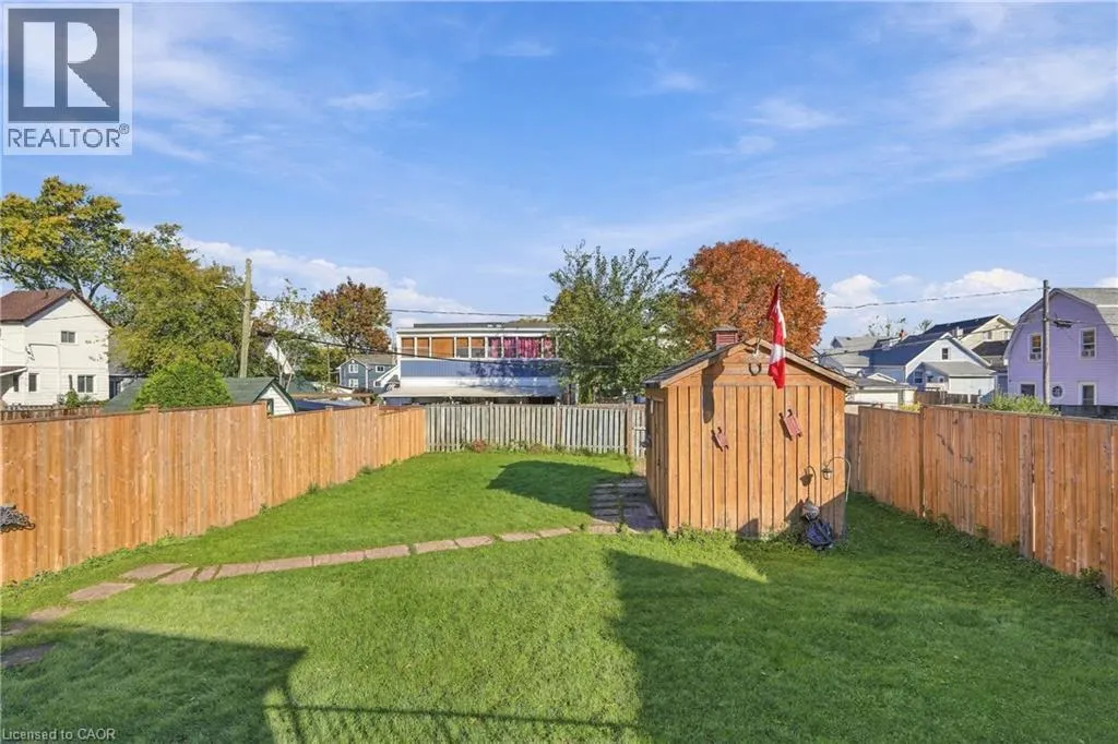 34 PINECREST Avenue