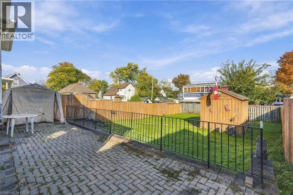34 PINECREST Avenue