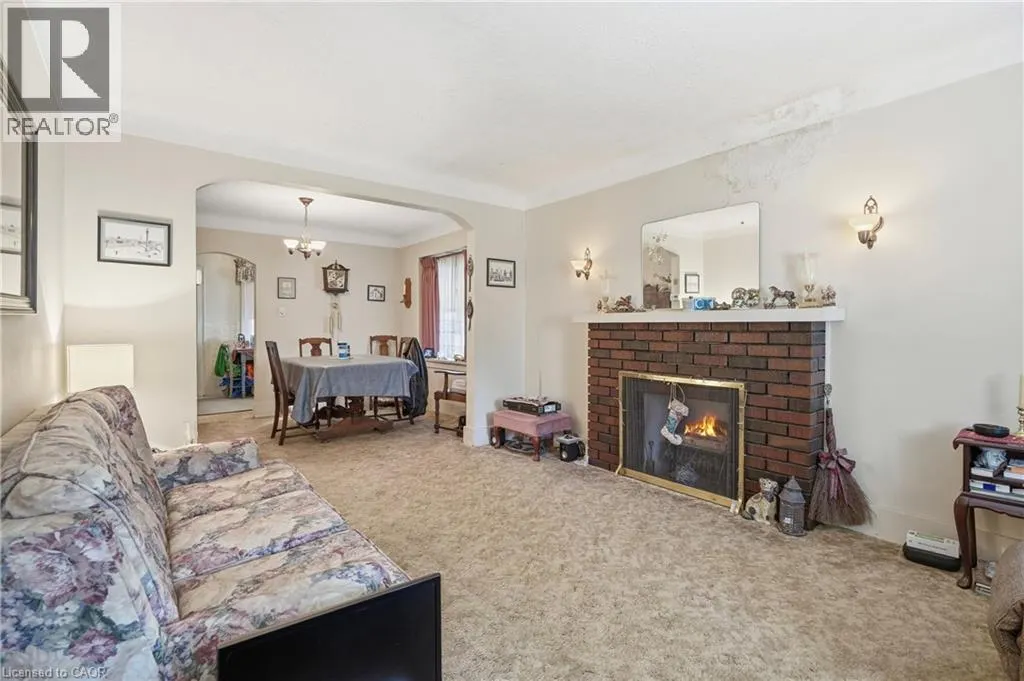 34 PINECREST Avenue