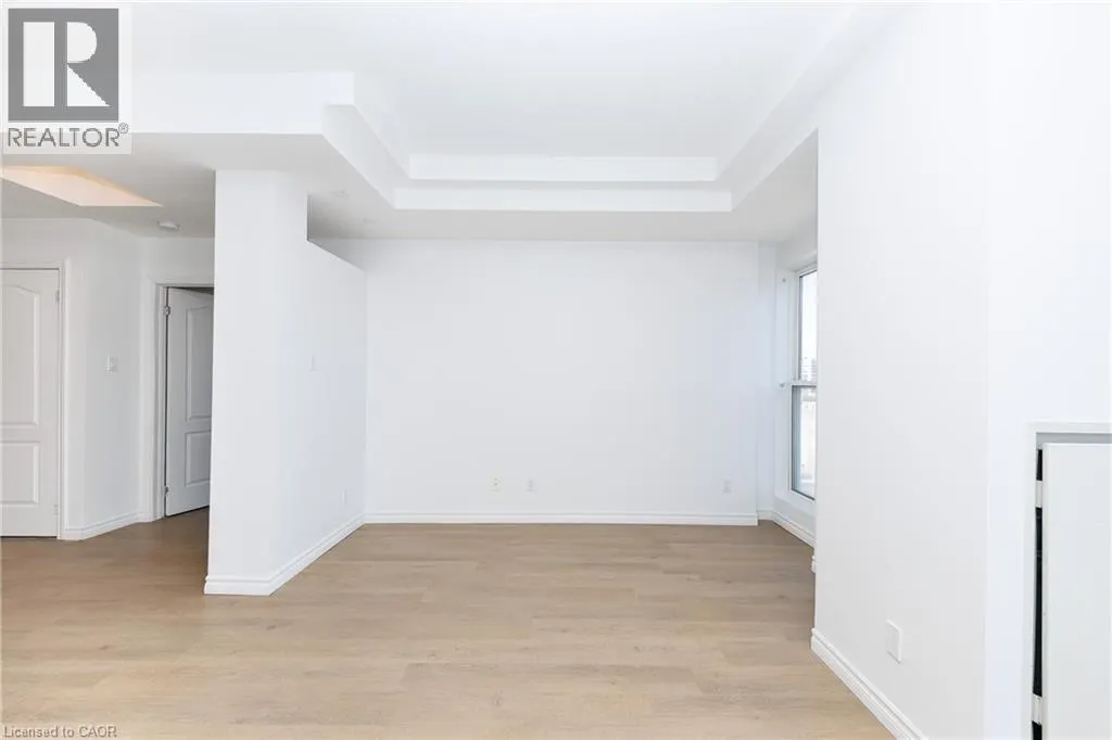 135 JAMES Street S Unit# 910 #910