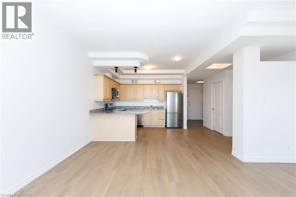 135 JAMES Street S Unit# 910 #910