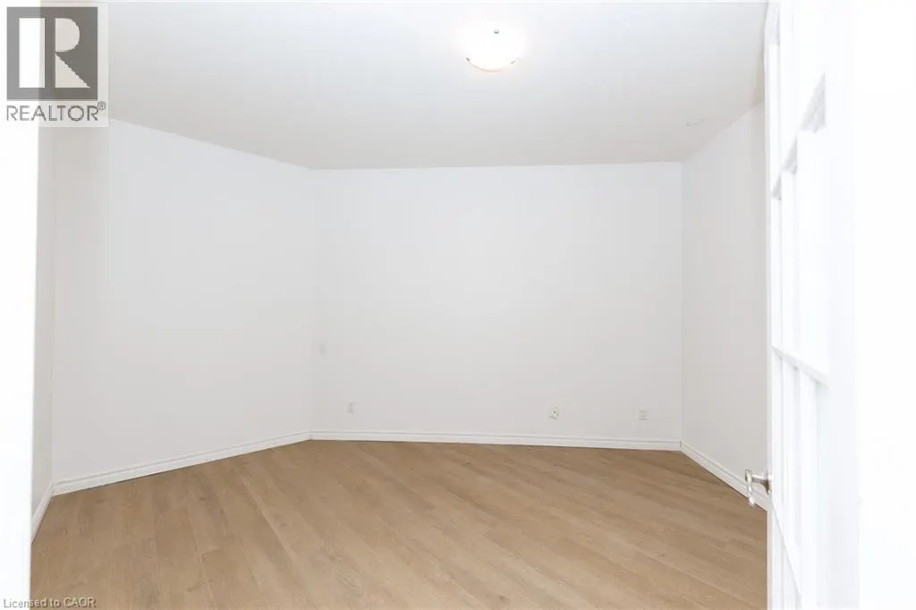 135 JAMES Street S Unit# 910 #910