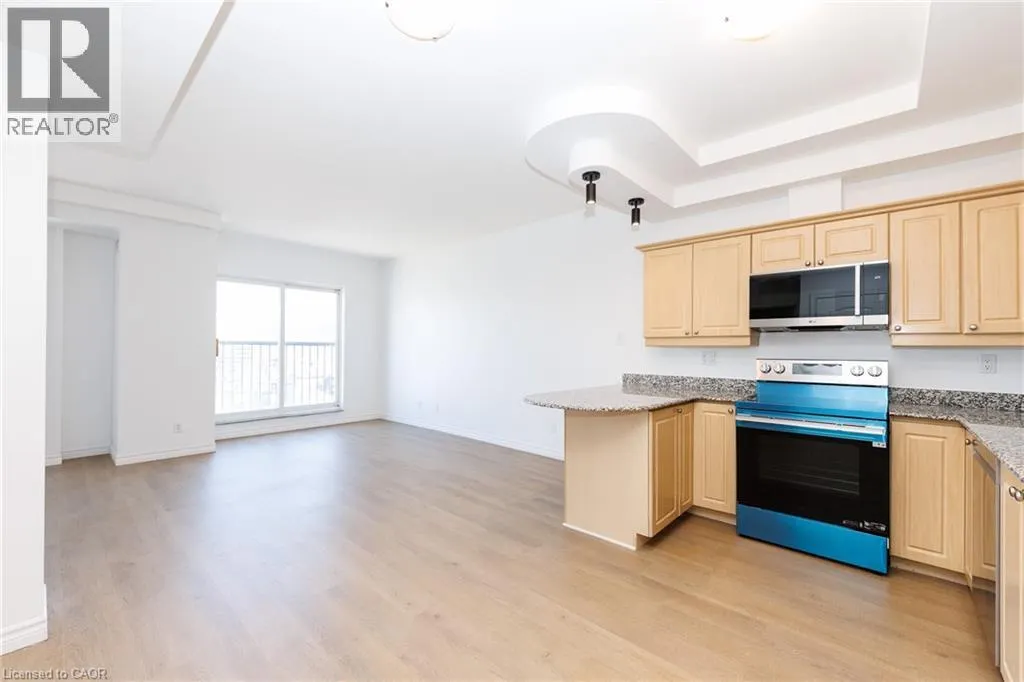 135 JAMES Street S Unit# 910 #910