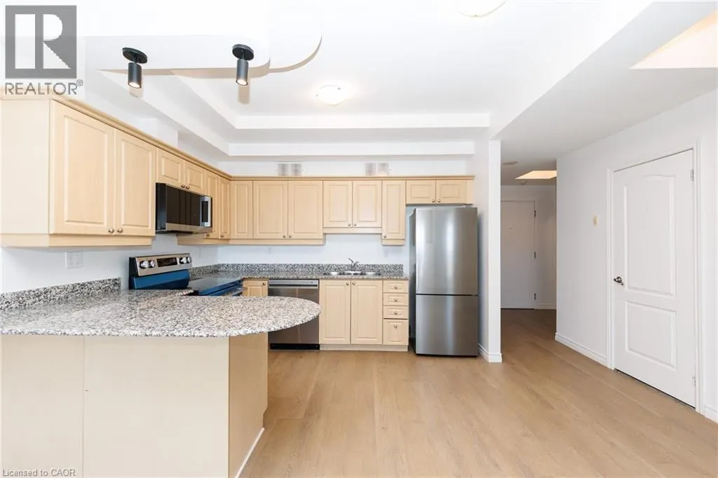 135 JAMES Street S Unit# 910 #910