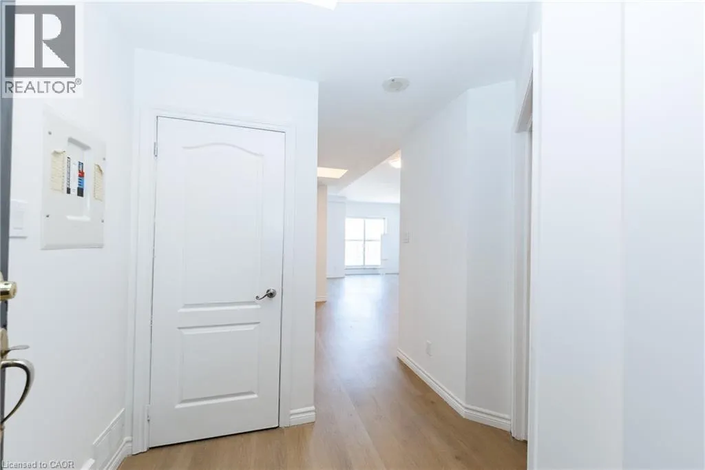 135 JAMES Street S Unit# 910 #910