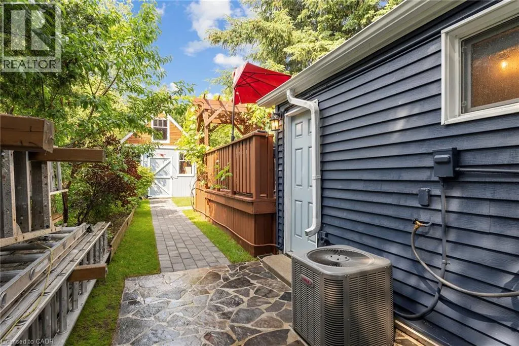 16 LOCHEARNE Street