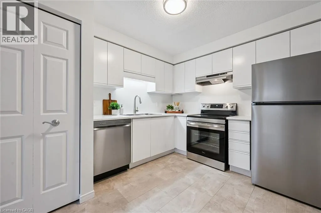 325 NORTHLAKE Drive Unit# 11 #11