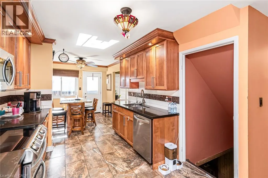 100 ST ANDREWS Court Unit# 7 #7