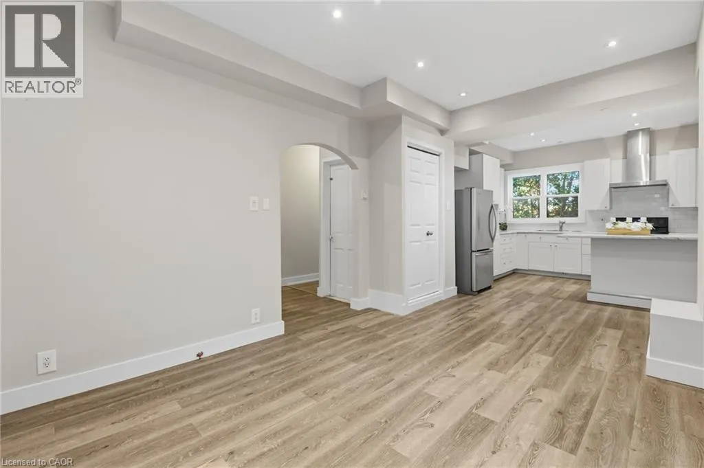 100 QUEEN Street W
