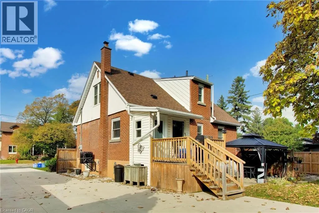 73 DODSON Street