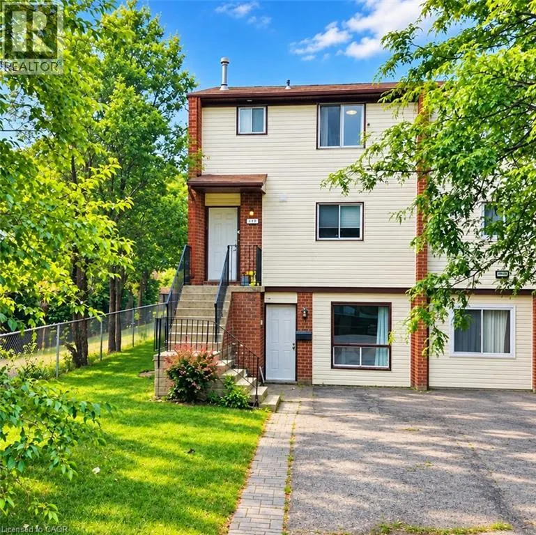 421 BAIRSTOW Crescent