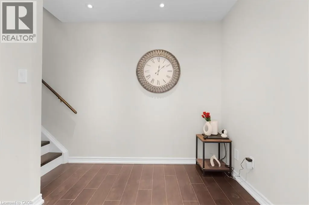 421 BAIRSTOW Crescent