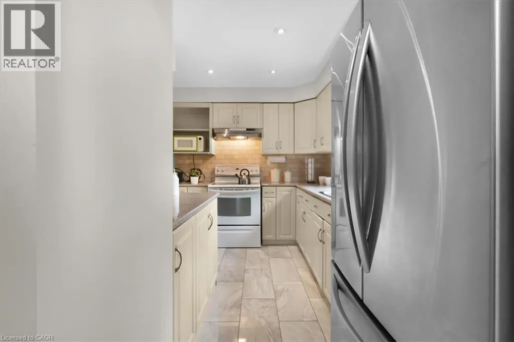 421 BAIRSTOW Crescent