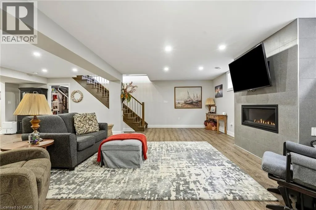 42 CARLTON Avenue