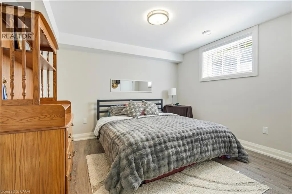 42 CARLTON Avenue