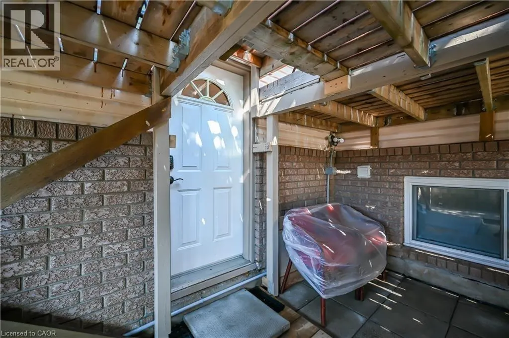 296 WINTERBERRY Drive Unit# Lower #Lower