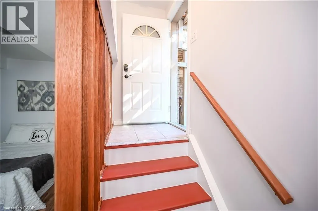 296 WINTERBERRY Drive Unit# Lower #Lower