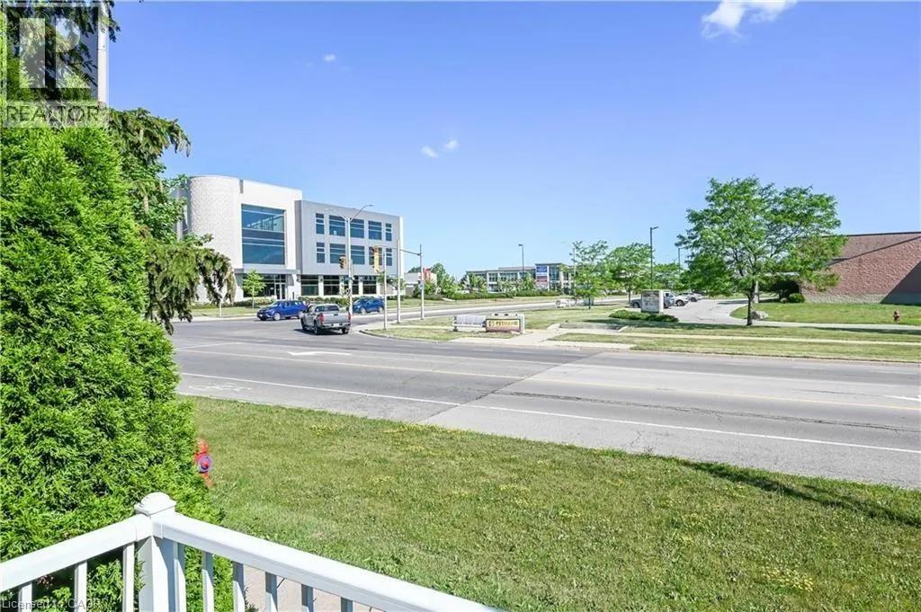 296 WINTERBERRY Drive Unit# Lower #Lower