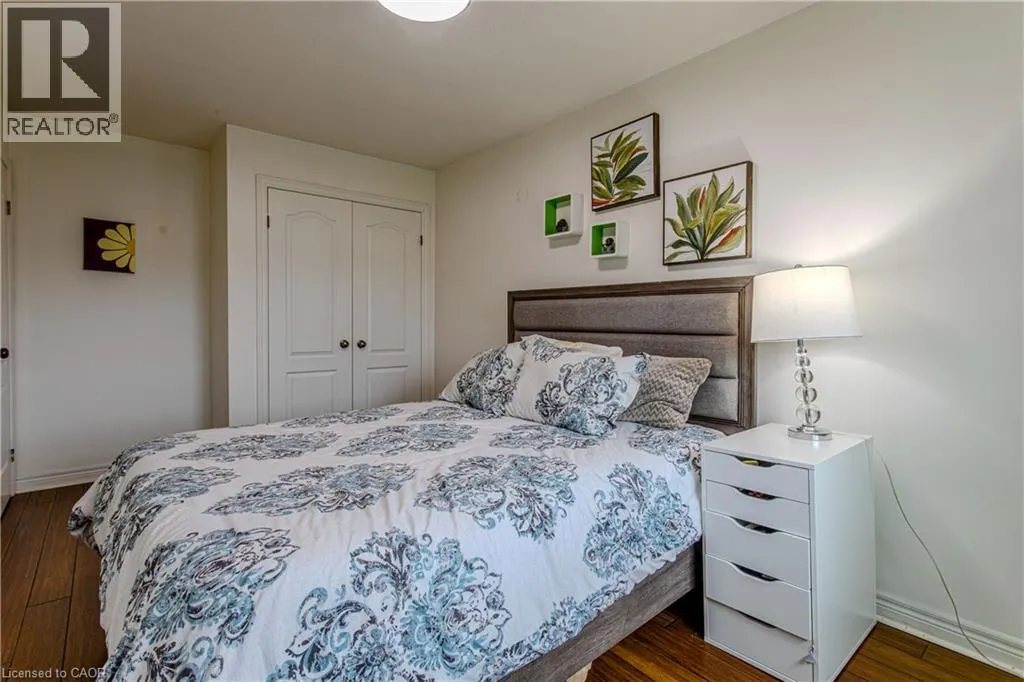 49 MARINA POINT Crescent