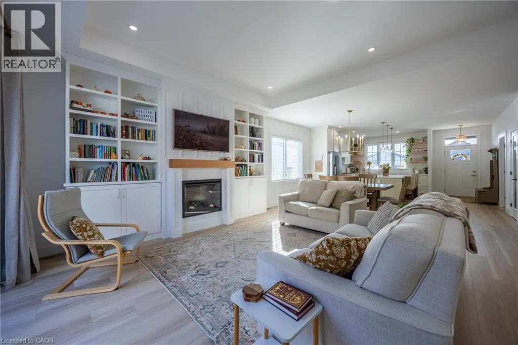 5 MACNEIL Court