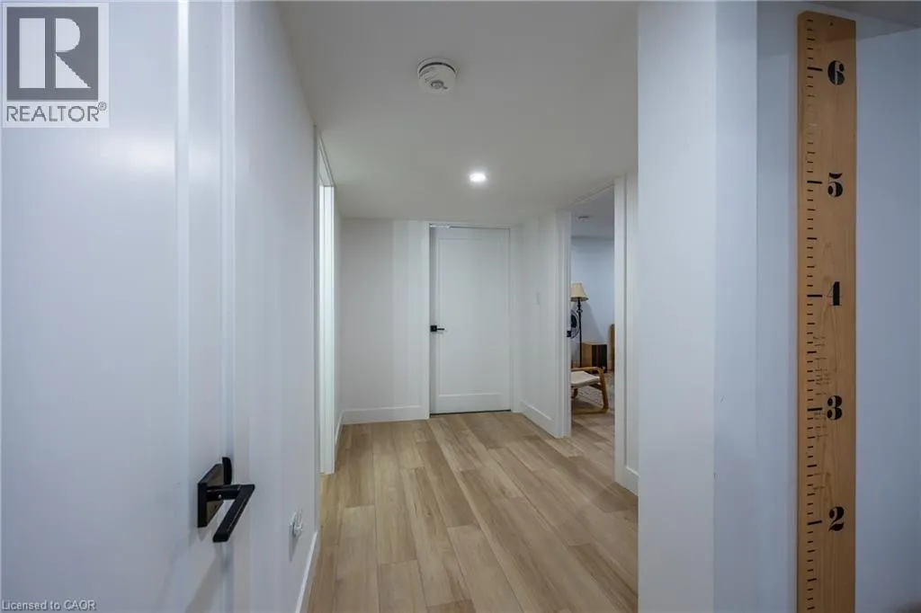 5 MACNEIL Court