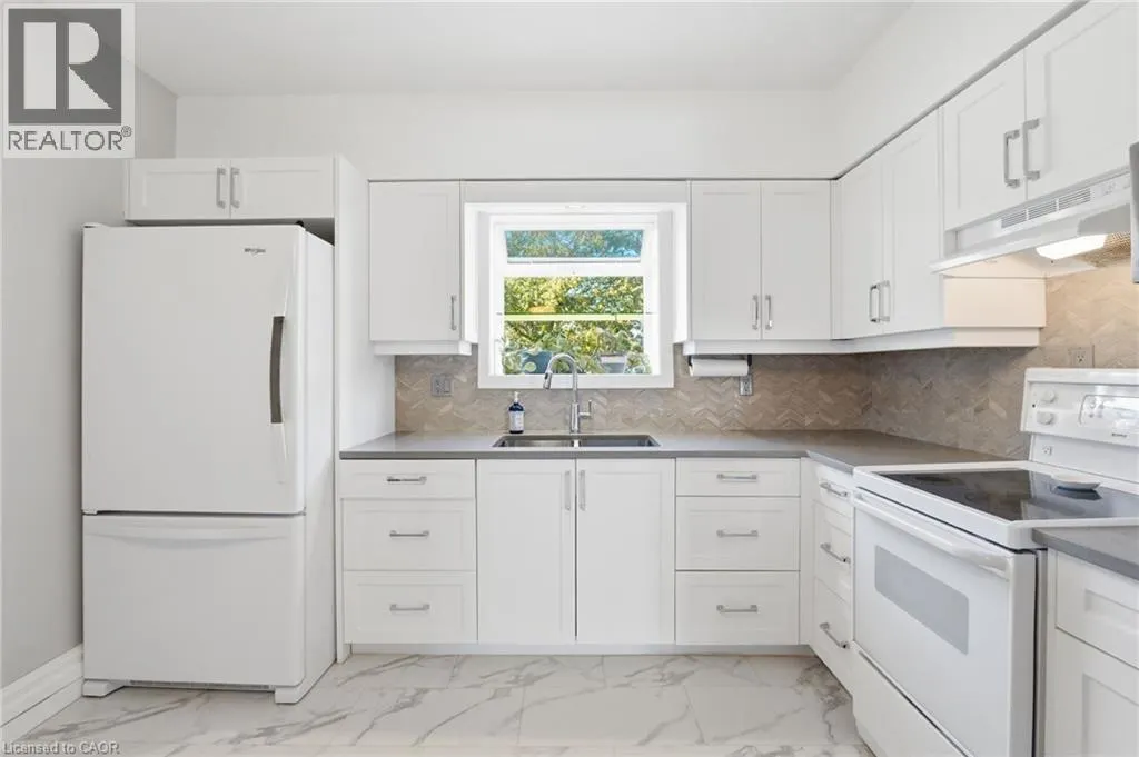 1022 LAKESHORE Road