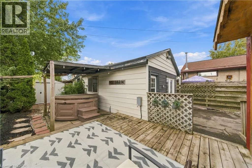 632 STEELE Street