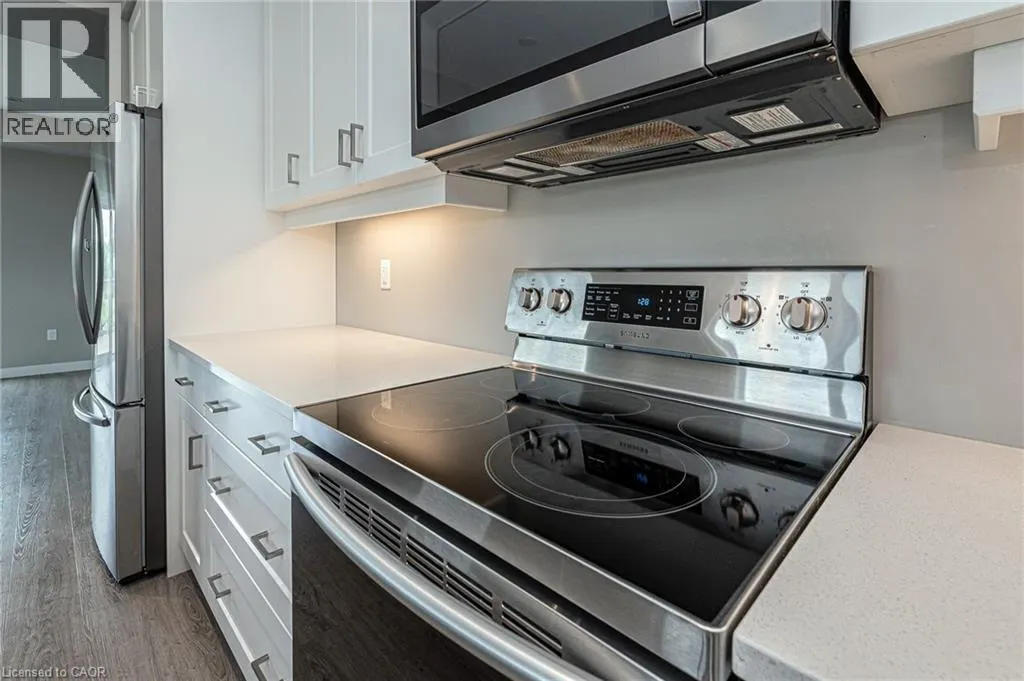 877 ROBERT FERRIE Drive
