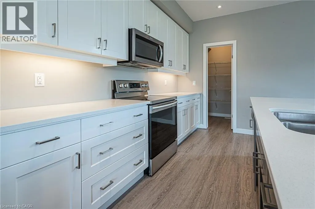 877 ROBERT FERRIE Drive