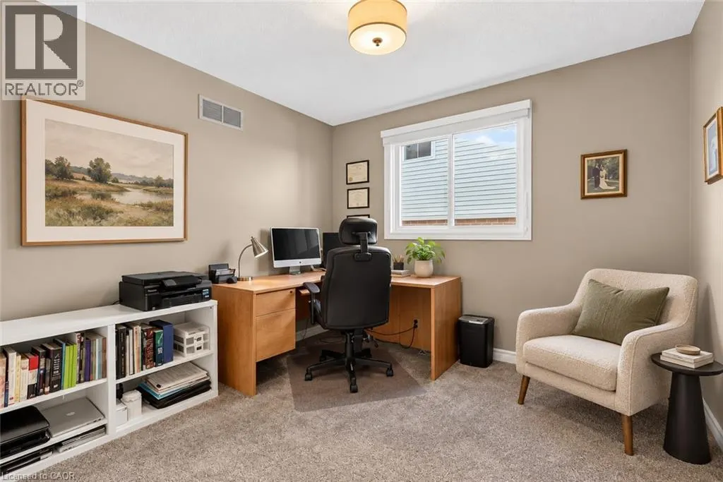 4 VANCE Crescent