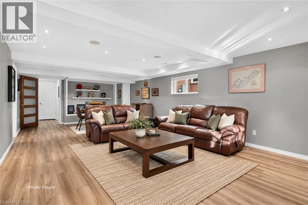 4 VANCE Crescent