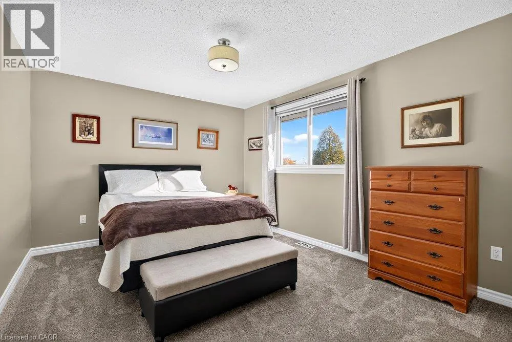 4 VANCE Crescent