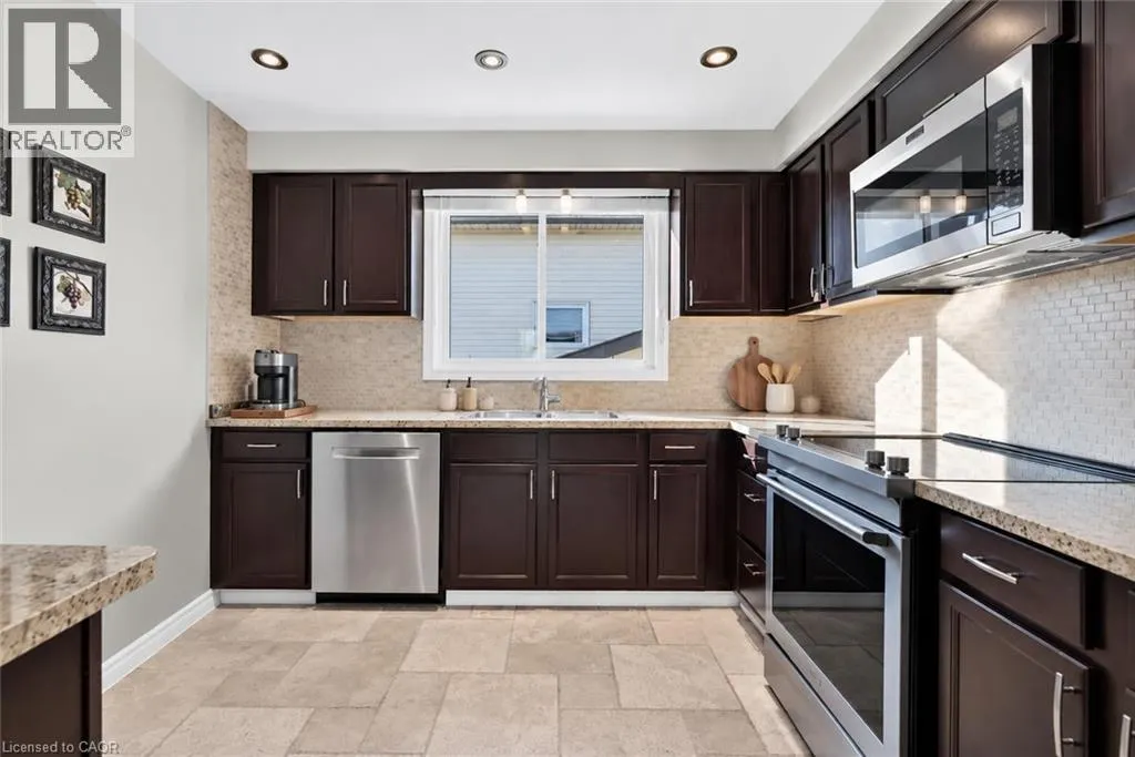 4 VANCE Crescent