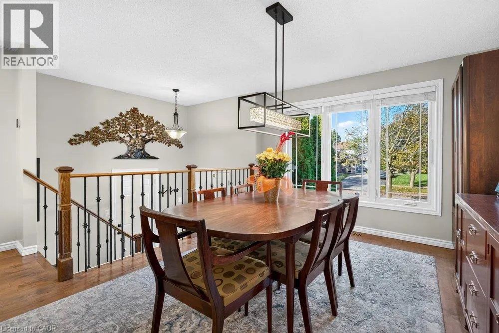 4 VANCE Crescent