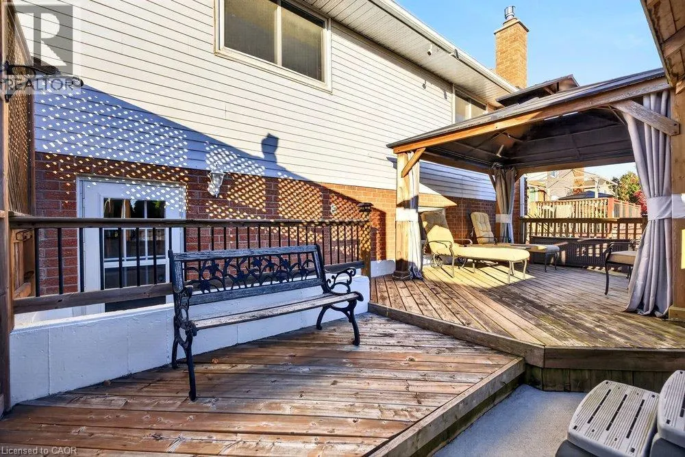 4 VANCE Crescent